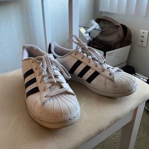 Adidas superstars